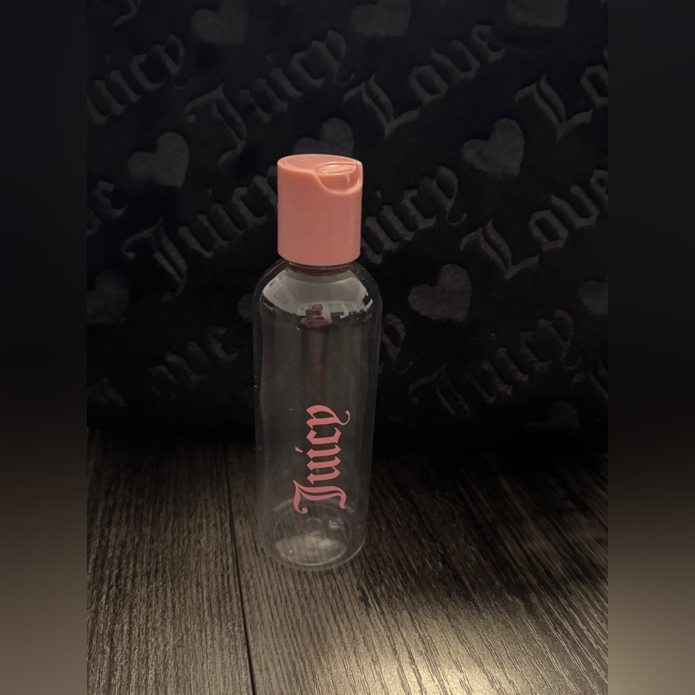 Juicy Couture Black Cosmetic Bag with Gold Accents - Picture 11 of 12